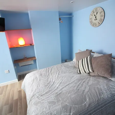 The Snug Apartment